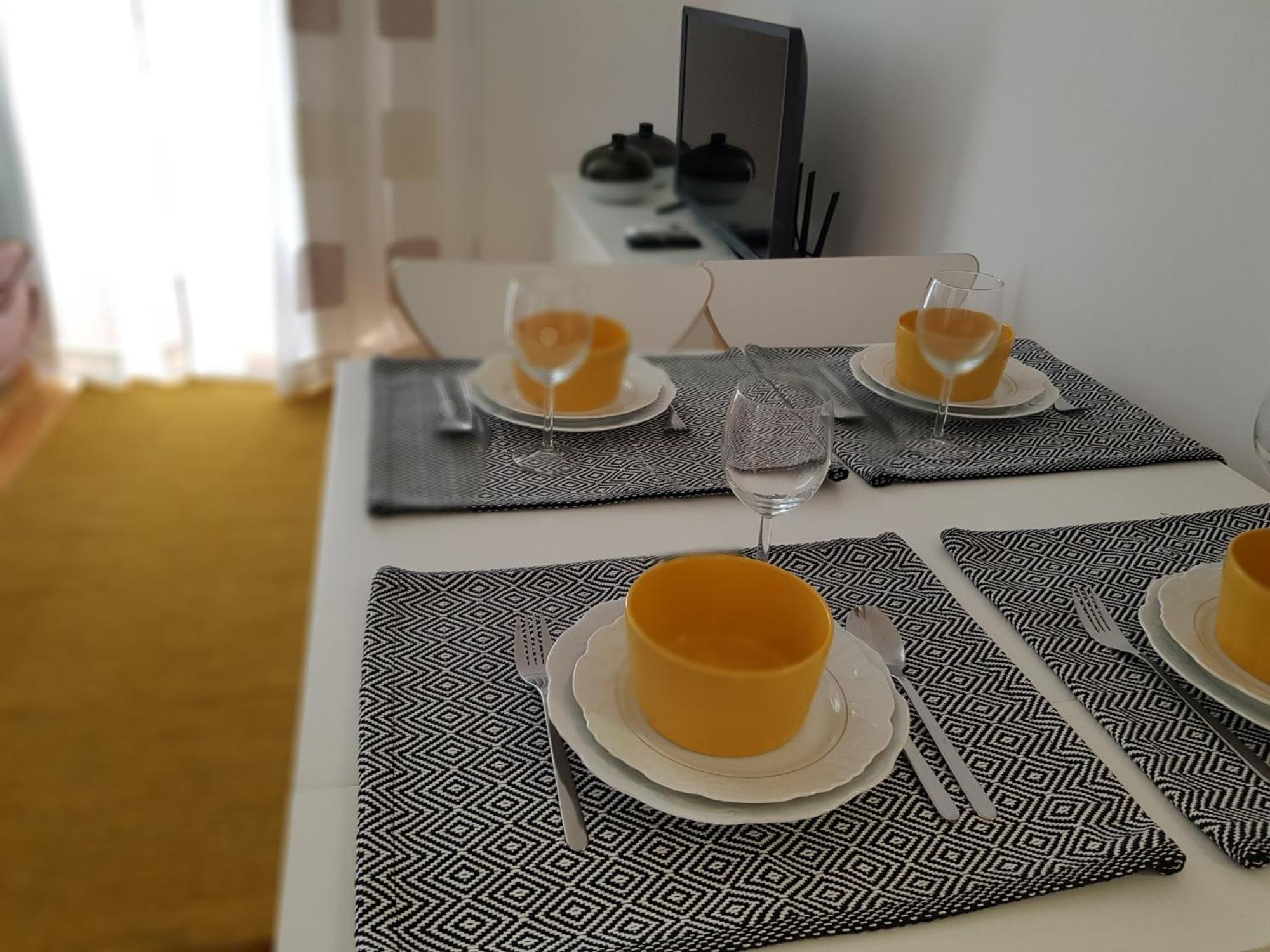Vieira Apartments III セトゥーバル 部屋 写真
